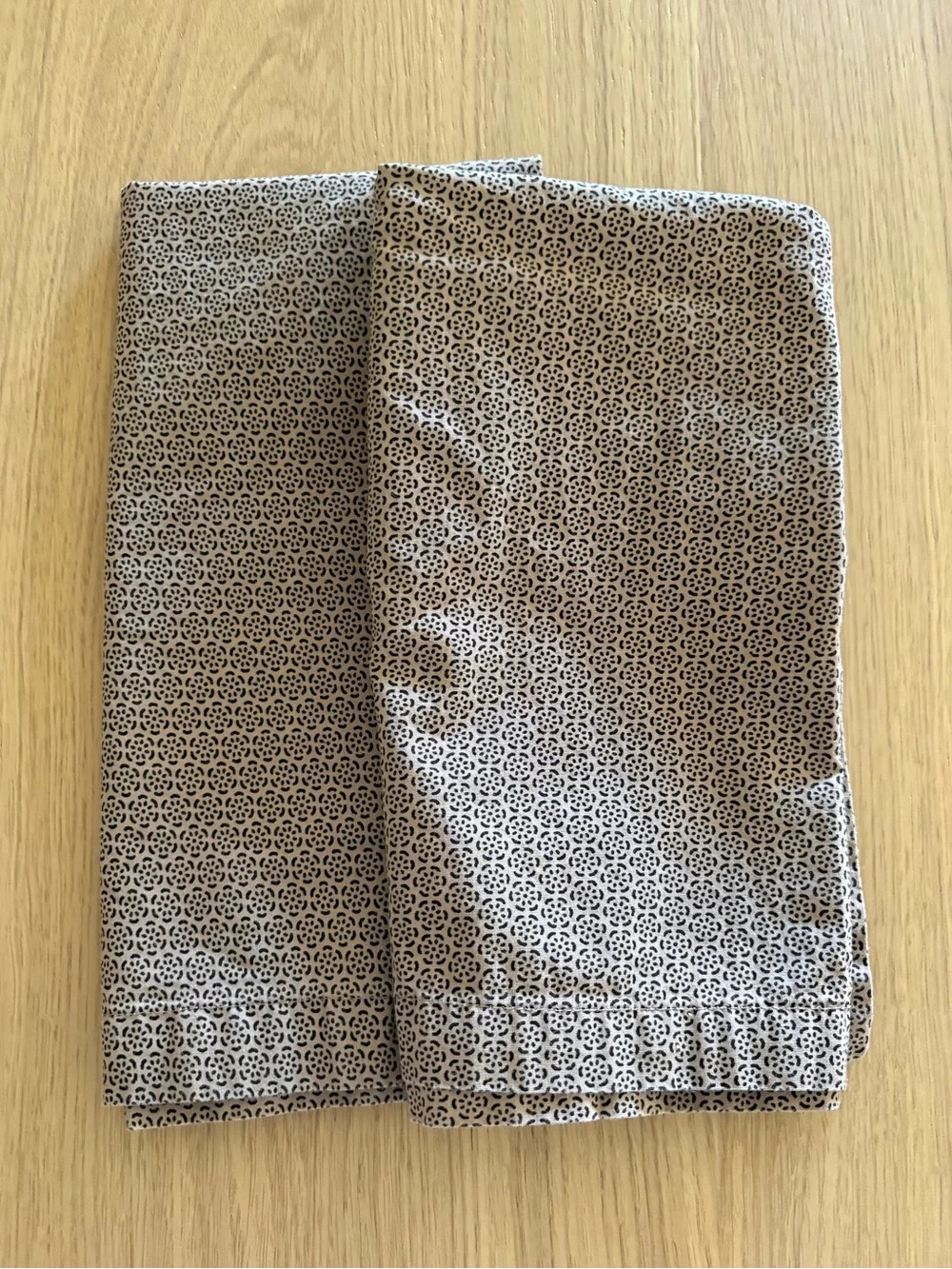 Crate & Barrel Vintage Akira Cloth Napkins Geometric Color Set of 4 Taupe Black